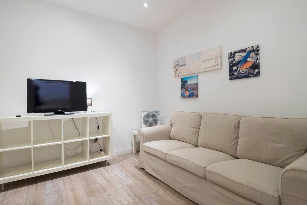 Bebarceloner Poble Nou Apartaments - 2 Bedroom Exteriör bild